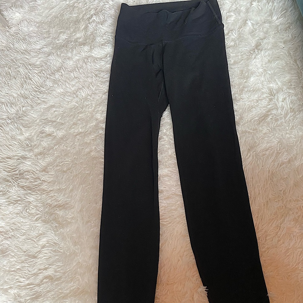 plain black leggings! these are a size small!